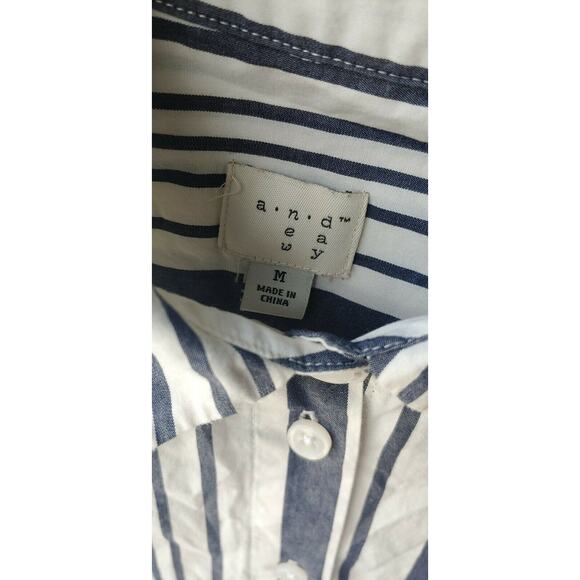 A New Day Ruffled Womens Button Up Cropped Coquette Preppy Size Medium - Picture 2 of 3